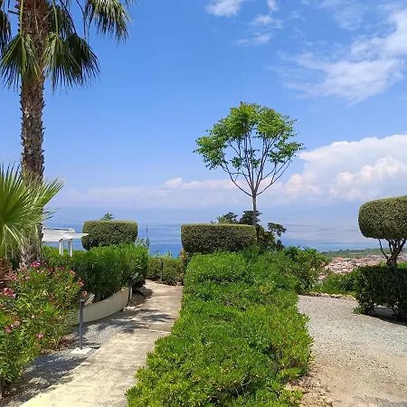 Beautiful Family-apartment In With Seasight Garden