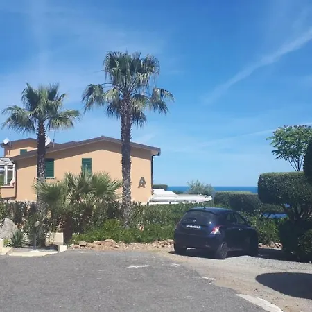 Beautiful Family-apartment In With Seasight Garden