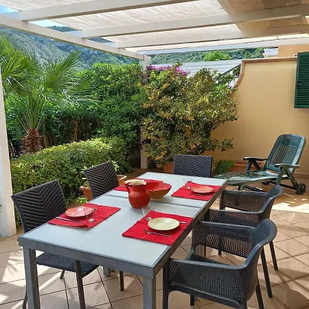 Beautiful Family-apartment In With Seasight Garden بارغيليا