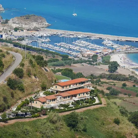 Beautiful Family-apartment In With Seasight Garden Parghelia